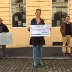 Ausstellung Kathrin Schik "CHANGE" — Benefizaktion zugunsten des Vereins „Armut und Gesundheit“. Scheckübergabe an Prof. Gerhard Trabert (4.160 €) Wir danken herzlich allen Unterstützern !